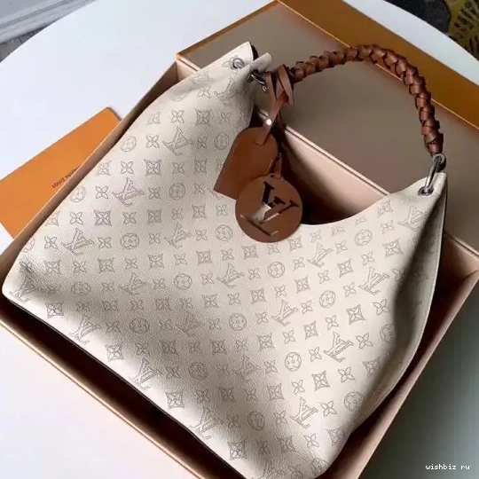 WIS VUITTON CARMEL LOUIS 0514